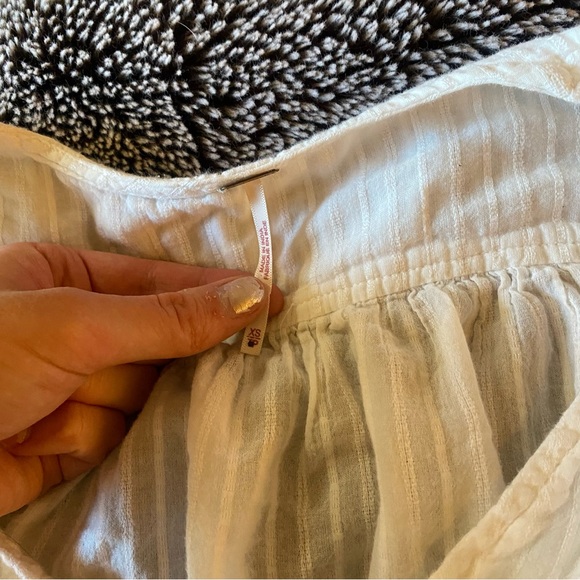 White Linen Smocked Free People button down Long sleeve Crop Top / Blouse XS - Picture 3 of 6